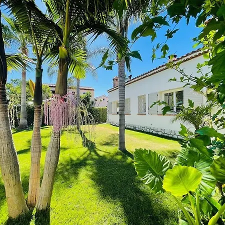 Et A 50 M Piscine Proche Centre Villa *